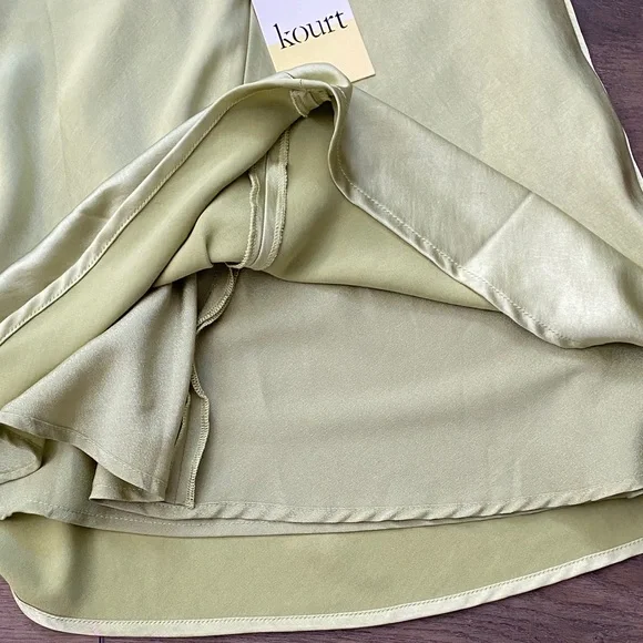 Chic Backless Halter Dress in Light Green - Picture 3 of 4